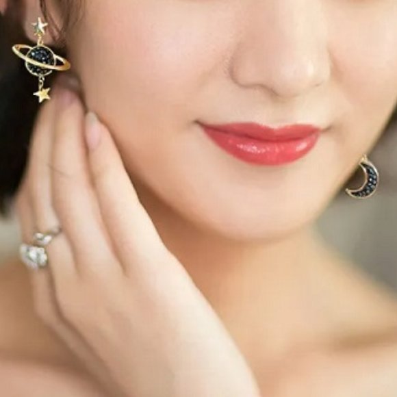 DESIGNER CELESTIAL GUNMETAL/GOLD CRYSTAL STAR/MOON/SATURN MISMATCH EARRINGS**NEW - Picture 4 of 4